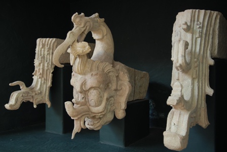 Steinmetzarbeiten der Mayas in Copan, Honduras