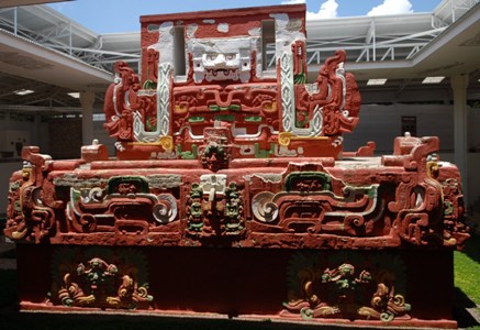 Nachbildung eines wiederentdeckten Maya-Tempels in Copan 